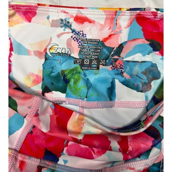 ZYIA Active Floral Pattern capris size 2 - Picture 4 of 5